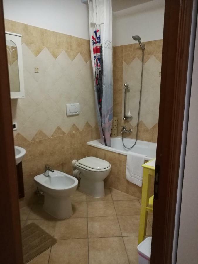 Camera Privata Hotel Pomezia Luaran gambar