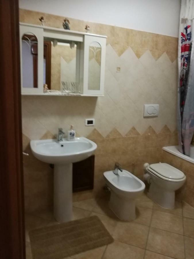 Camera Privata Hotel Pomezia Luaran gambar