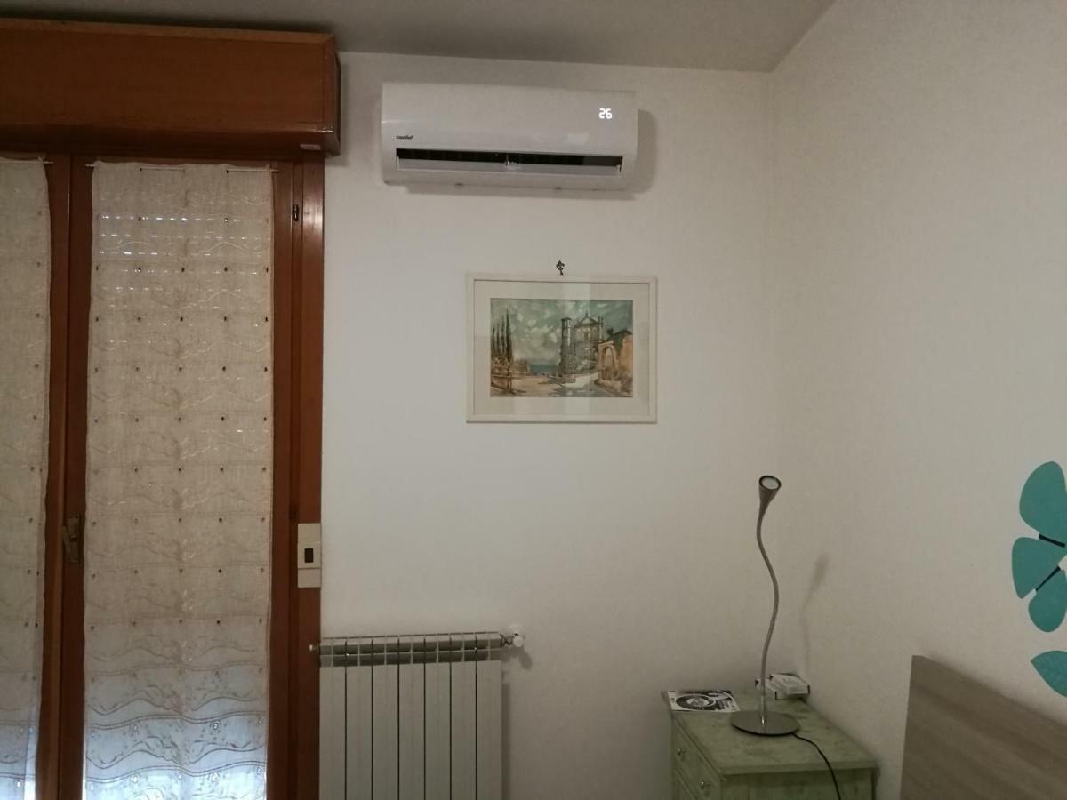 Camera Privata Hotel Pomezia Luaran gambar