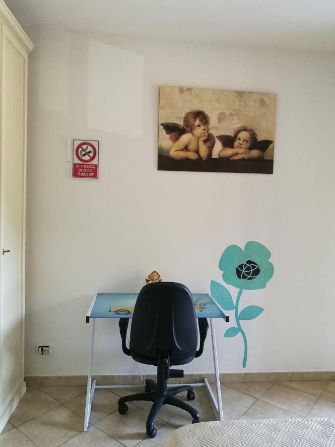 Camera Privata Hotel Pomezia Luaran gambar